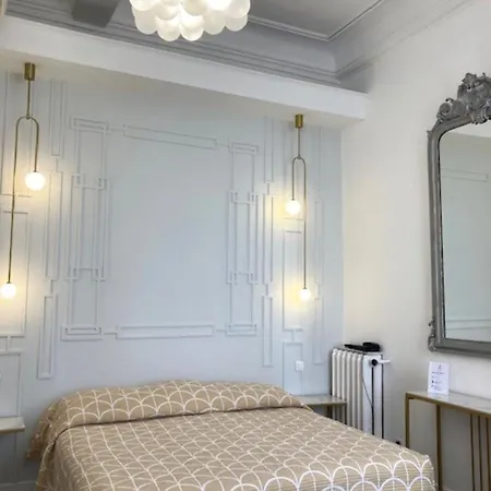 クレスプ 2* ニース