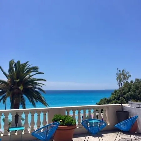 クレスプ ホテル 2*