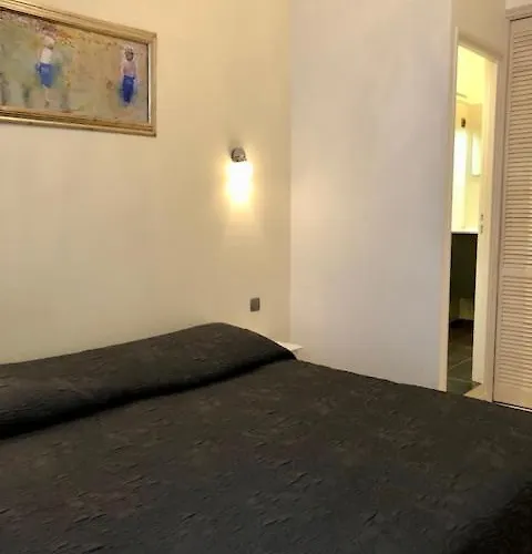 Cresp Hotel